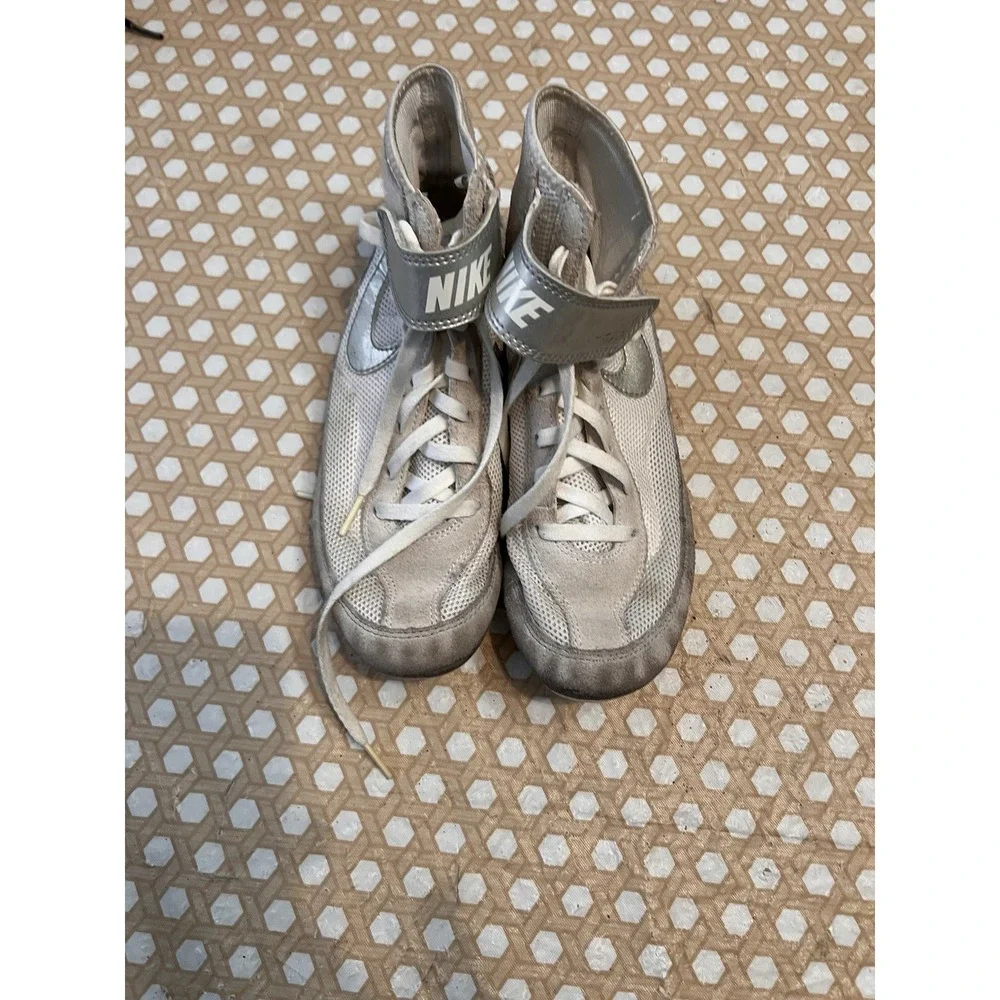 Nike Speedsweep VII 7 Wrestling Shoes White Metallic Silver 366684-100 Size 6Y